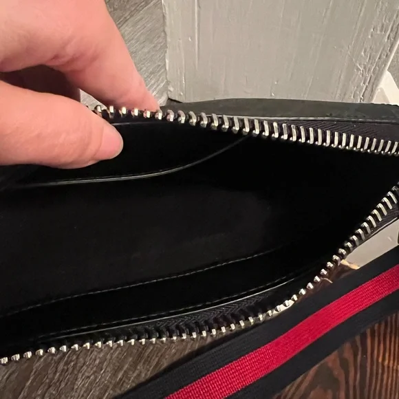 Gucci man bag. Only used for 1 week